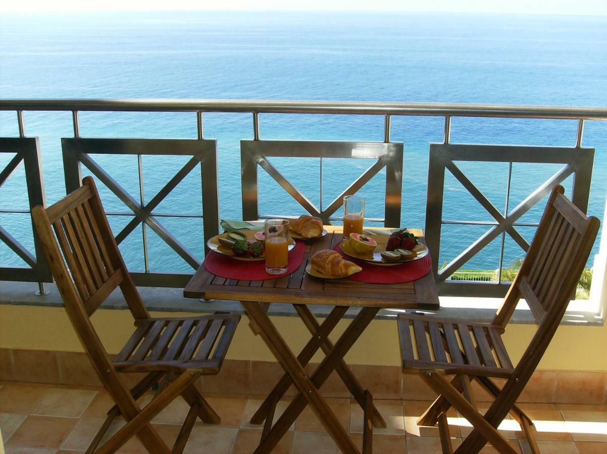 Oceanfront Apartment Фуншал Екстер'єр фото